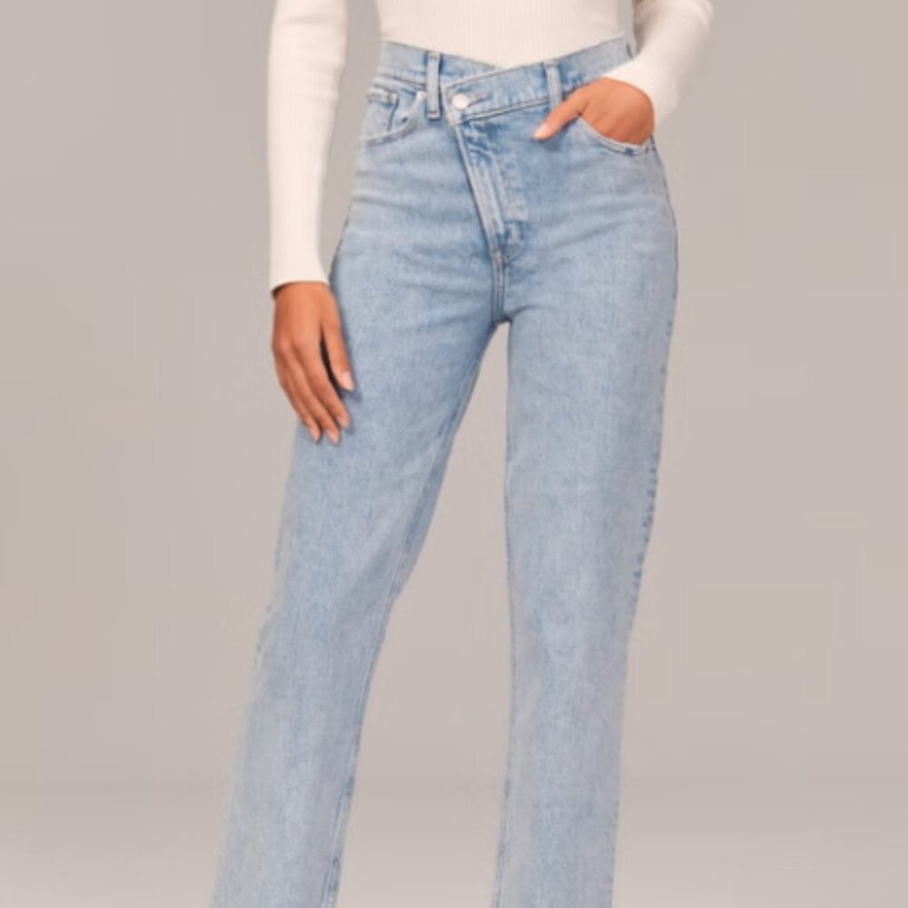 Abercrombie & Fitch 90's Straight Ultra High Rise Jeans